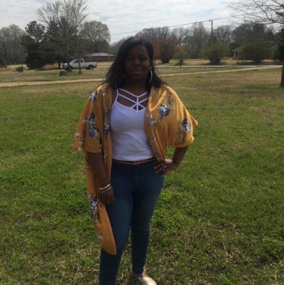 Meet your Posher, Shawanda - Picture 1 of 1